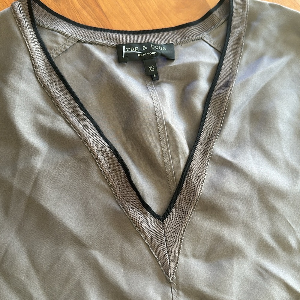 Rag & Bone 100% silk Elegant Gray V-Neck Dress